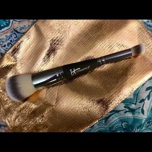 IT Cosmetics Heavenly Luxe Brush